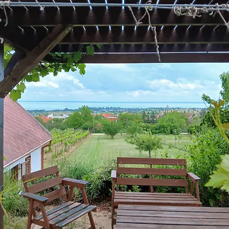 Nyugtatlak * Balatonalmádi