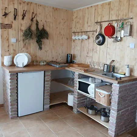 Nyugtatlak Дом отдыха *